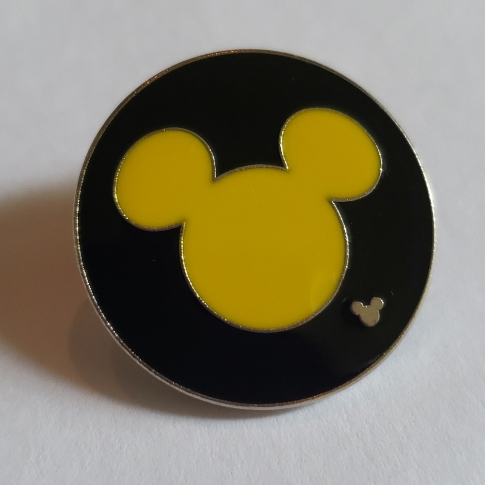 Disney trading pins